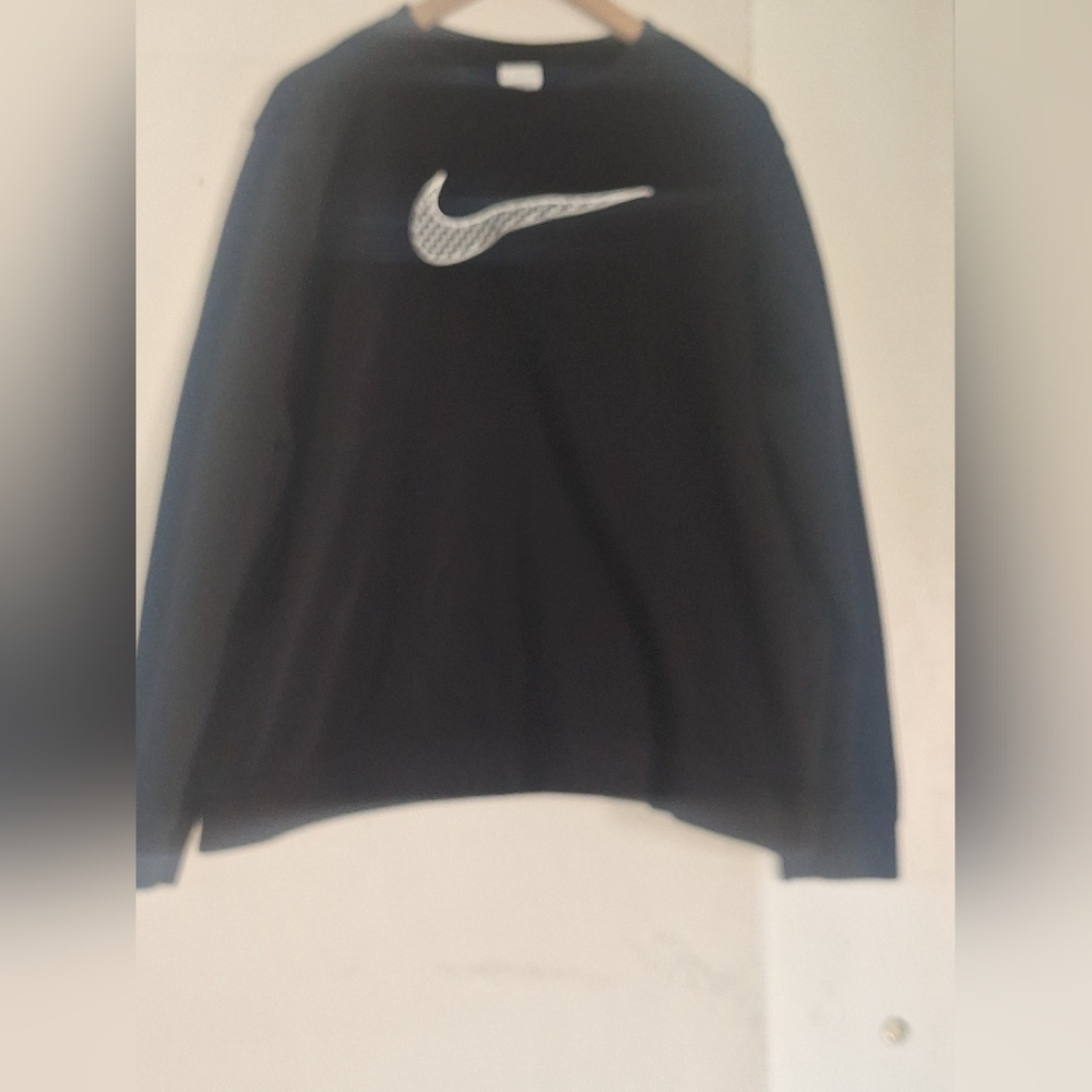 Nike Swoosh Logo Women's Sweatshirt